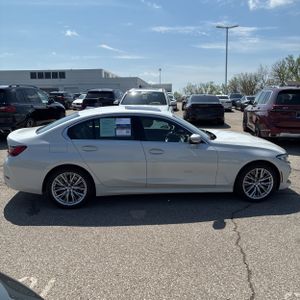 BMW 330I XDRIVE - 10