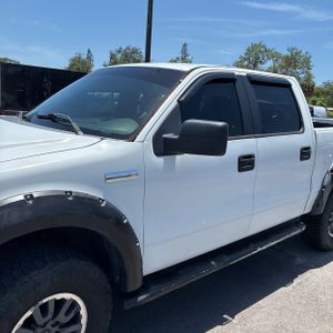 2005 FORD F-150 XLT photo 2