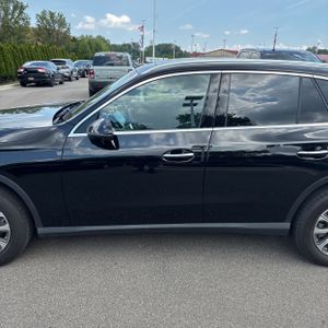 2026 Mercedes-BENZ GLC photo 4