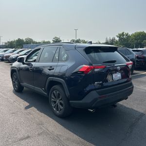 2023 Toyota RAV4 HYBRID XLE PREMIUM — фото 5