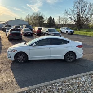 HYUNDAI ELANTRA SEL - 3