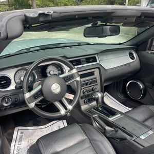 2011 FORD MUSTANG V6 PREMIUM 照片 36