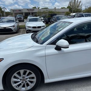 2024 Toyota CAMRY LE 照片 2