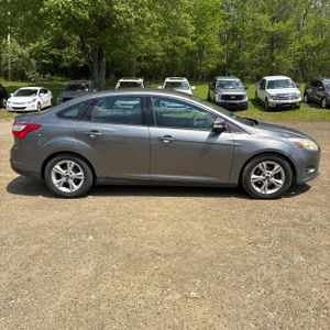FORD FOCUS SE - 10