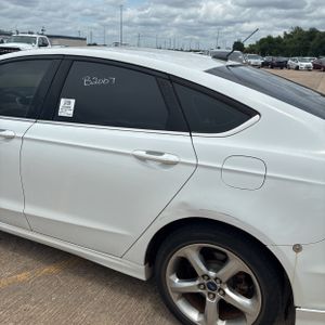 FORD FUSION SE - 6