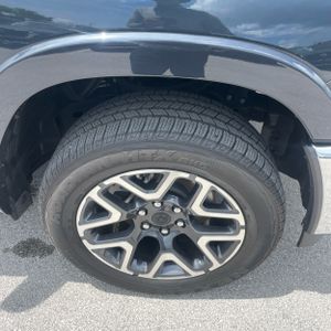 2026 RAM 1500 LARAMIE CREW CAB 4X4 5'7" BOX — миниатюра 20