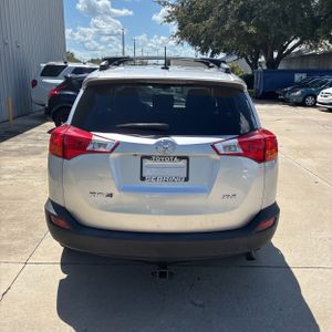 2015 Toyota RAV4 XLE — фото 7