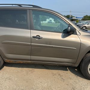 صورة مصغرة 11 لـ 2011 Toyota RAV4 BASE
