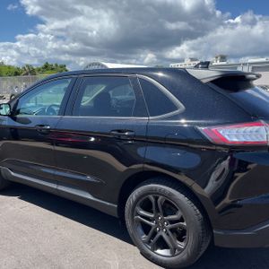 FORD EDGE SEL - 6