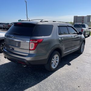 FORD EXPLORER XLT - 7