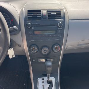 2010 Toyota COROLLA LE — миниатюра 37