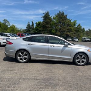 FORD FUSION SE - 10