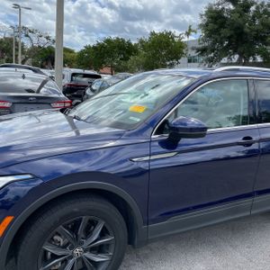 VOLKSWAGEN TIGUAN SE - 2