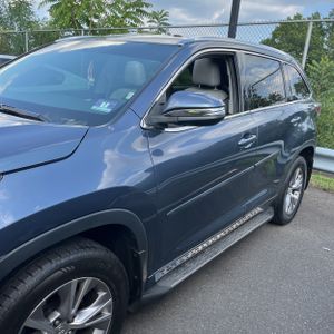 2015 Toyota HIGHLANDER XLE photo 2