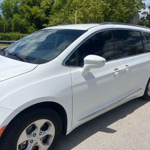 2020 Chrysler PACIFICA TOURING L — фото 2