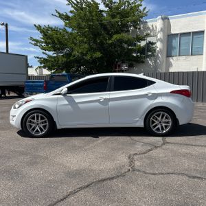 HYUNDAI ELANTRA GLS - 3