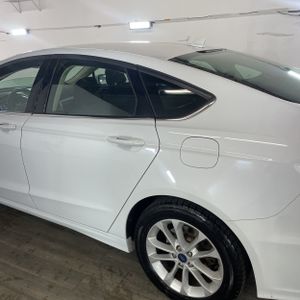 FORD FUSION SE - 6