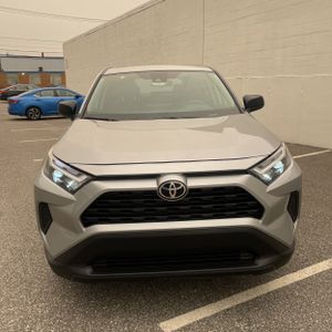 2025 Toyota RAV4 LE — миниатюра 14