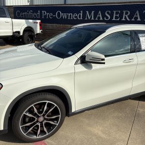 MERCEDES-BENZ GLA - 2