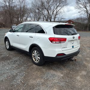 KIA SORENTO LX V6 - 5