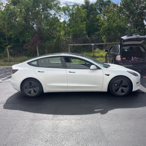 TESLA MODEL 3 BASE - 10