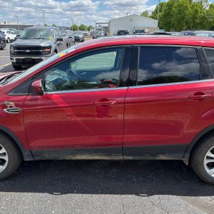 FORD ESCAPE SE - 4