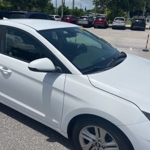 2019 Hyundai ELANTRA SE — миниатюра 13