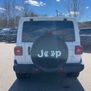 Jeep Wrangler Sahara - 4