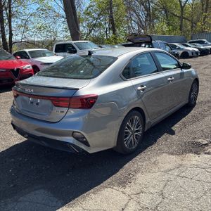 KIA FORTE GT-LINE - 8