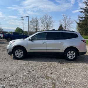 CHEVROLET TRAVERSE LS - 3