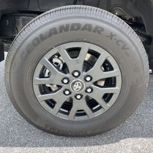 2025 Toyota 4RUNNER SR5 — миниатюра 19