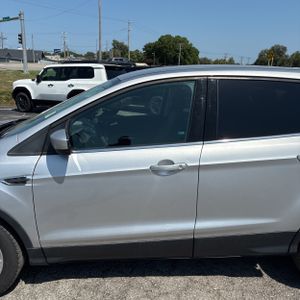 2017 FORD ESCAPE SE 照片 4