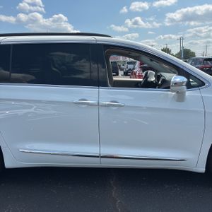 2022 Chrysler PACIFICA LIMITED — миниатюра 11