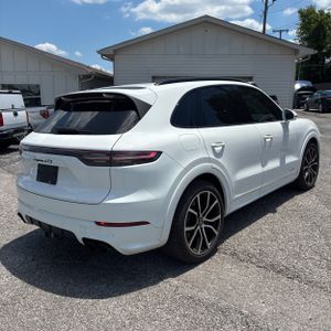 PORSCHE CAYENNE GTS - 8