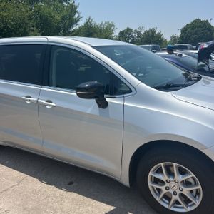 2024 Chrysler PACIFICA TOURING L — миниатюра 13