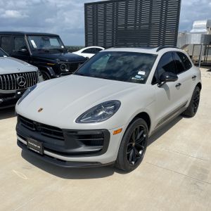 PORSCHE MACAN GTS - 1