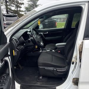 صورة مصغرة 32 لـ 2014 KIA SORENTO LX