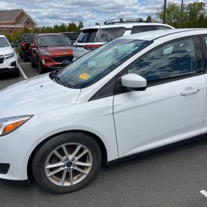 FORD FOCUS SE - 2