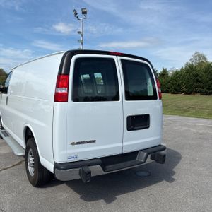 CHEVROLET EXPRESS 2500 - 5