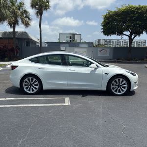 صورة 10 لـ 2020 Tesla MODEL 3 LONG RANGE