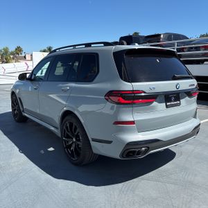 صورة 3 لـ 2025 BMW X7 M60I