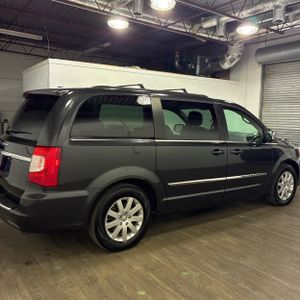 CHRYSLER TOWN & COUNTRY TOURING L - 10