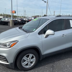 CHEVROLET TRAX LT - 2