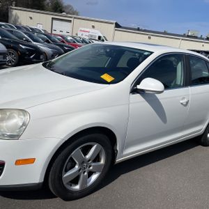 VOLKSWAGEN JETTA SE - 2