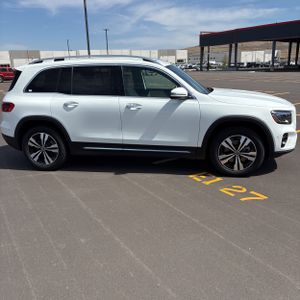 MERCEDES-BENZ GLB - 10