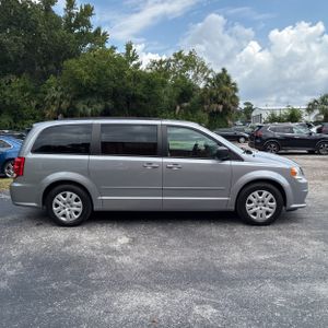 صورة 10 لـ 2017 Dodge GRAND CARAVAN SE