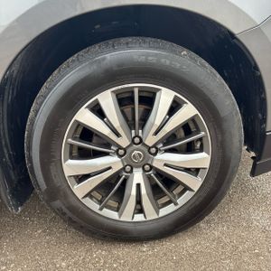 2017 Nissan PATHFINDER SL 照片 20