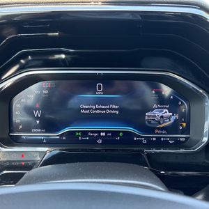 2025 Chevrolet SILVERADO 2500HD LT thumbnail 39