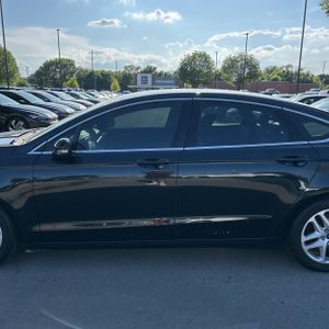 FORD FUSION SE - 4