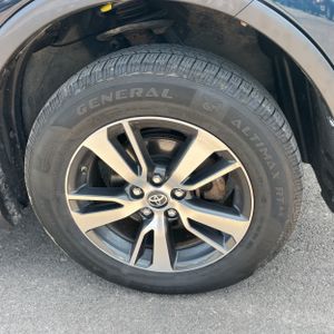 صورة مصغرة 20 لـ 2018 Toyota RAV4 XLE
